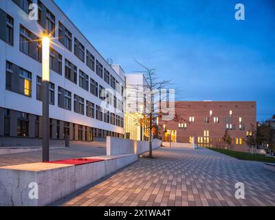 Steintorcampus der Martin-Luther-Universität Halle-Wittenberg am Abend, Halle (Saale), Sachsen-Anhalt, Deutschland Stockfoto