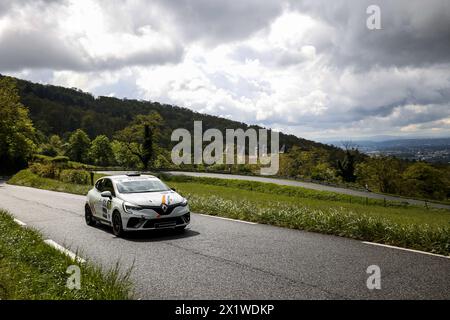 76 MICHELIS Andre, BOUCHET Yoann, Renault Clio 5, Action während der Rallye Rhone Charbonnieres 2024, 2. Runde des Championnat de France des Rallyes 2024, vom 18. Bis 20. April in Charbonnieres-les-Bains, Frankreich Stockfoto