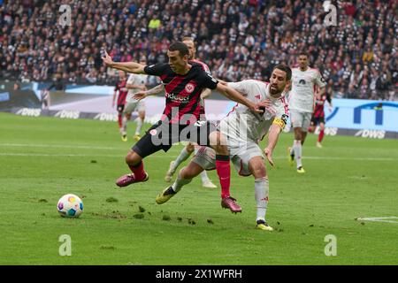 Bundesliga Eintracht Frankfurt-Union Berlin im Deutschen Bank Park in Frankfurt. Frankfurter Ellyes Skhiri (l) und Berlins Rani Khedira kämpfen für die Stockfoto