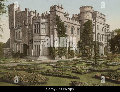 Hawarden Castle, ein Herrenhaus in Flintshire in Wales, um 1890, Historisch, digital restaurierte Reproduktion von einer Vorlage aus dem 19. Jahrhunde Stockfoto