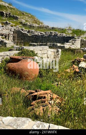 Heilige Gegend Terrasse 1. Archäologisches Gebiet von ​​monte Adranone. Sambuca di Sicilia. Sizilien Stockfoto