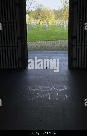 Orglands, Frankreich - 18. April 2024: Dieser deutsche Kriegsfriedhof in Orgland beherbergt die Gräber von etwa 10000 Soldaten, die während des Zweiten Weltkriegs getötet wurden. Su Stockfoto