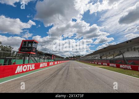 Imola, Italien, 18. April 2024, Ambiance Track während der 6 Stunden von Imola, zweites Rennen der FIA-Langstrecken-Weltmeisterschaft 2024 (FIA WEC) im Autodromo Internazionale Enzo e Dino Ferrari vom 18. Bis 21. April 2024 in Imola, Italien - Foto Bruno Vandevelop/MPS Agency Credit MPS Agency/Alamy Live News Stockfoto