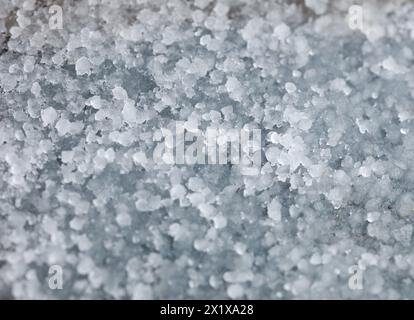 Hagel auf Karosserie, verschiedene Farben, Vollformat Stockfoto