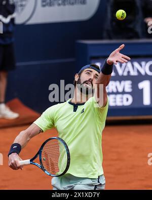 Barcelona, Barcelona, Spanien. April 2024. Jordan Thompson aus Australien und Casper Ruud aus Norwegen während der dritten Runde der Barcelona Open Banc Sabadell Trofeo Conde de de Godó am 18. April 2024 in Barcelona, Spanien. (Kreditbild: © Marti Segura Ramoneda/ZUMA Press Wire) NUR REDAKTIONELLE VERWENDUNG! Nicht für kommerzielle ZWECKE! Stockfoto