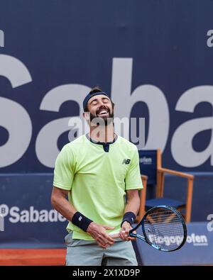 Barcelona, Barcelona, Spanien. April 2024. Jordan Thompson aus Australien und Casper Ruud aus Norwegen während der dritten Runde der Barcelona Open Banc Sabadell Trofeo Conde de de Godó am 18. April 2024 in Barcelona, Spanien. (Kreditbild: © Marti Segura Ramoneda/ZUMA Press Wire) NUR REDAKTIONELLE VERWENDUNG! Nicht für kommerzielle ZWECKE! Stockfoto