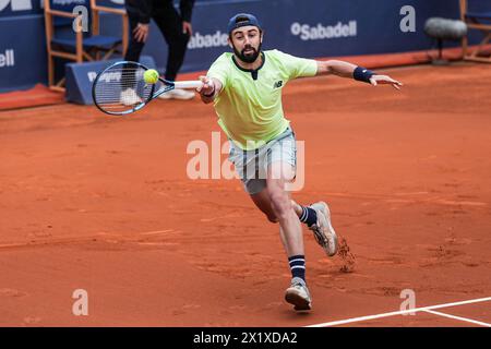 Barcelona, Barcelona, Spanien. April 2024. Jordan Thompson aus Australien und Casper Ruud aus Norwegen während der dritten Runde der Barcelona Open Banc Sabadell Trofeo Conde de de Godó am 18. April 2024 in Barcelona, Spanien. (Kreditbild: © Marti Segura Ramoneda/ZUMA Press Wire) NUR REDAKTIONELLE VERWENDUNG! Nicht für kommerzielle ZWECKE! Stockfoto