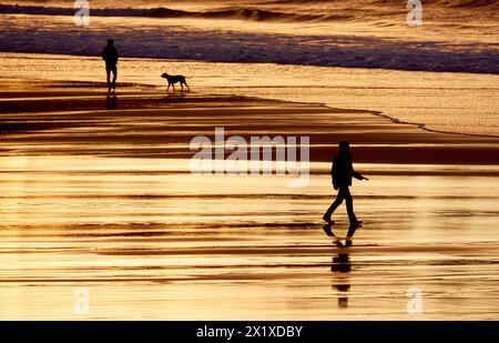 Strand, Hendaye, Aquitaine, Pyrenäen Atlantiques, Frankreich. Stockfoto