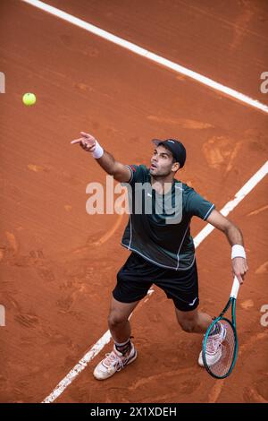 Barcelona, Barcelona, Spanien. April 2024. Facundo Diaz Acosta aus Argentinien und Fabian Morozsan aus Ungarn während der dritten Runde der Barcelona Open Banc Sabadell Trofeo Conde de Godó am 18. April 2024 in Barcelona, Spanien. (Kreditbild: © Marti Segura Ramoneda/ZUMA Press Wire) NUR REDAKTIONELLE VERWENDUNG! Nicht für kommerzielle ZWECKE! Stockfoto