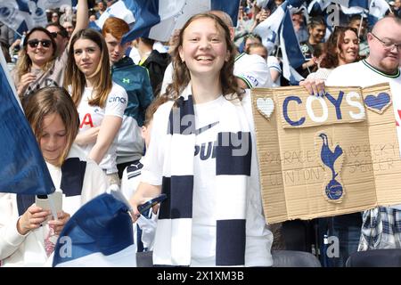 Gilr Fan COYS Plakat Tottenham Hotspur FC Women gegen Leicester City FC Women Adobe Women's FA Cup Halbfinale Tottenham Hotspur Stadium 14. April 2024 Stockfoto