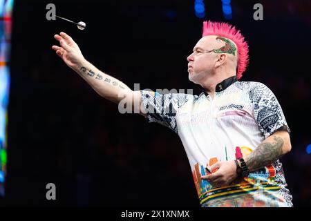 ROTTERDAM, NIEDERLANDE - 18. APRIL: Peter Wright von Schottland während der BetMGM Premier League Darts 2024 - Rotterdam am 18. April 2024 in Rotterdam, Niederlande. (Foto: Joris Verwijst/BSR Agency) Stockfoto