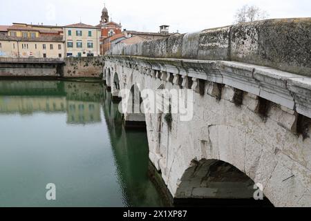 Ponte di Tiberio in Rimini in Italien Stockfoto