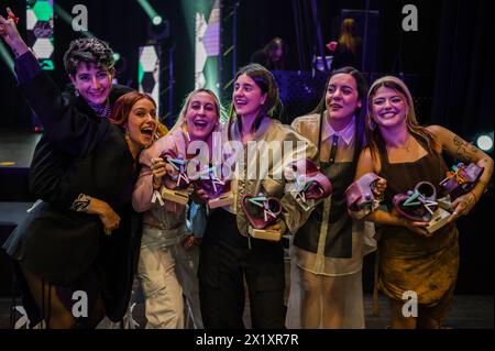 Die Preisträger feiern bei den MIN Independent Music Awards 2024 in Saragossa, Spanien Stockfoto