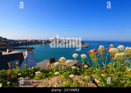Blick auf St Ives Bay, Cornwall, England, Großbritannien Stockfoto