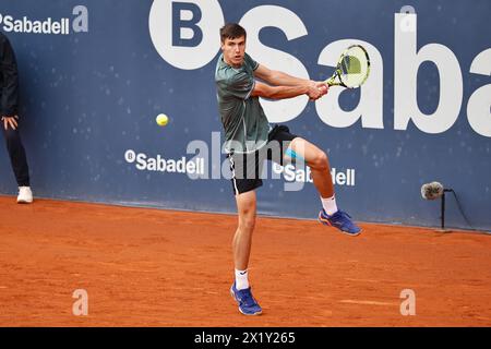 Fabian Marozsan (HUN), 18. APRIL 2024 - Tennis : Marozsan während des Spiels der 3. Runde im Einzelspiel gegen Facundo Diaz Acosta beim Barcelona Open Banc Sabadell Tennis Turnier im Real Club de Tenis de Barcelona in Barcelona, Spanien. Quelle: Mutsu Kawamori/AFLO/Alamy Live News Stockfoto