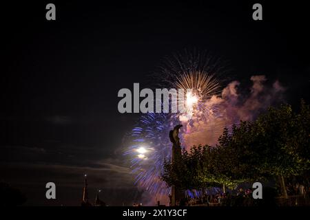 Wunderschönes Feuerwerk beim Seeuchtfest am Bodensee. Konstanz, Baden-Württemberg, Deutschland. Stockfoto