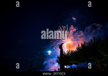 Wunderschönes Feuerwerk beim Seeuchtfest am Bodensee. Konstanz, Baden-Württemberg, Deutschland. Stockfoto