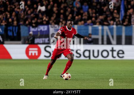 BERGAMO, ITALIEN - 18. APRIL: Ibrahima Konaté (Liverpool F.C.) im Rahmen des Europa League-Fußballspiels zwischen Atalanta und Liverpool im Gewiss-Stadion am 18. April 2024 in Bergamo, Italien. Quelle: Stefano Nicoli/Speed Media/Alamy Live News Stockfoto