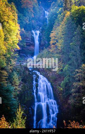 Giessbachfälle im Herbstlicht; Schweiz, Kanton Bern, Berner Oberland Stockfoto