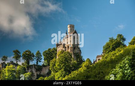 Die Burg Lichtenstein wurde erst im 19. Jahrhundert erbaut. Im Zuge der Romantik im neogotischen Stil, inspiriert durch den Ritterroman Licht Stockfoto
