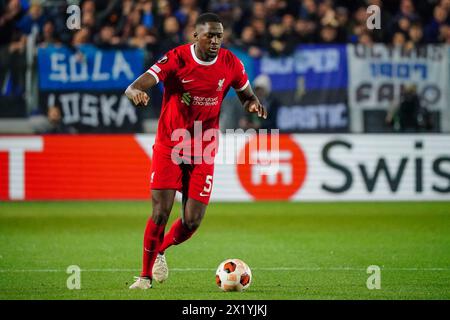 Ibrahima Konate' (Liverpool FC) während der UEFA Europa League, Viertelfinale, 2. Legs-Fußballspiel zwischen Atalanta BC und Liverpool FC am 18. April 2024 im Gewiss Stadium in Bergamo, Italien - Credit: Luca Rossini/E-Mage/Alamy Live News Stockfoto