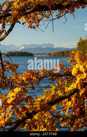 Herbstmorgen am Starnberger See Stockfoto