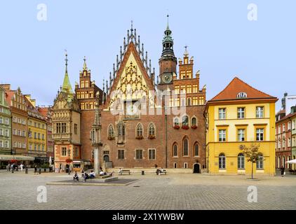 Rynek und das Alte Rathaus (Stary Ratusz) in der Altstadt (Stare Miasto) von Wrocław (Breslau, Breslau) in der Woiwodschaft Dolnośląskie in Polen Stockfoto