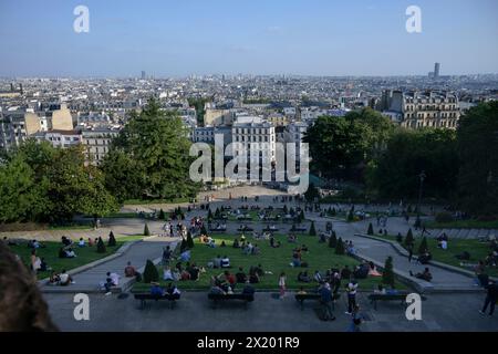 Blick auf den Louise Michel Park von der Basilika Sacré-Cœur de Montmartre, Paris, Île-de-France, Frankreich, Europa Stockfoto
