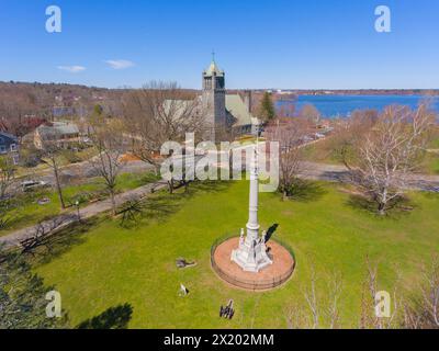 Soldier and Sailors Memorial Monument aus der Vogelperspektive auf Town Common im historischen Stadtzentrum von Wakefield, Middlesex County, Massachusetts MA, USA. Stockfoto