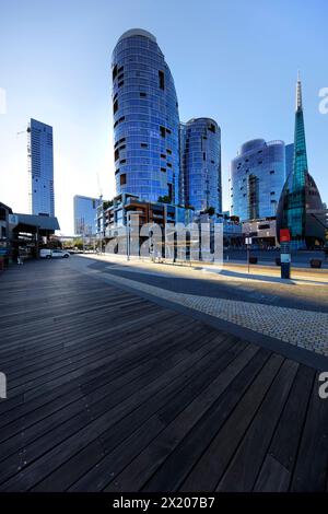 Hochhauswohnungen und Bell Tower, Elizabeth Quay Towers, Perth, Western Australia Stockfoto