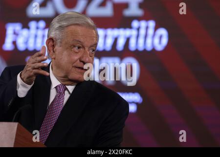 Mexiko-Stadt, Mexiko. April 2024. Der mexikanische Präsident Andres Manuel Lopez Obrador gestikuliert während einer Briefing-Konferenz im Nationalpalast. (Kreditbild: © Ismael Rosas/OKULARIS via ZUMA Press Wire) NUR REDAKTIONELLE VERWENDUNG! Nicht für kommerzielle ZWECKE! Stockfoto