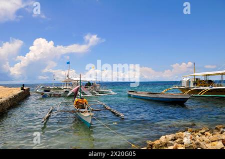 Ein bangka-Boot in Malapascua, Central Visayas, den Philippinen. Stockfoto