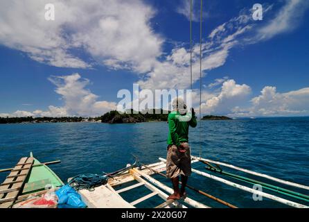 Ein bangka-Boot in Malapascua, Central Visayas, den Philippinen. Stockfoto