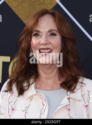 Hollywood, USA. April 2024. Lesley Ann Warren kam bei der Präsentation zum 30. Jahrestag von „Pulp Fiction“ als Eröffnungsfilm des TCM Classic Film Festivals 2024, das am 18. April 2024 im TCL Chinese Theatre in Hollywood stattfand. © Janet Gough/AFF-USA.COM Credit: AFF/Alamy Live News Stockfoto