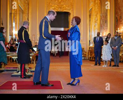 Virginia Barrett von Fleet, Principal and Chief Executive Officer am Farnborough College of Technology, wird vom Prince of Wales in Windsor Castle zum Offizier des Order of the British Empire ernannt. Die Auszeichnung würdigt die Leistungen der Weiterbildung. Bilddatum: Mittwoch, 21. Februar 2024. Stockfoto