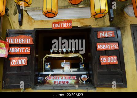 Ein Heart of Darkness Brewery Pub in der Altstadt von Hoi an, Vietnam. Stockfoto