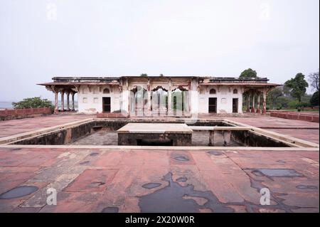 Bagh-i-Gul-Afshan (der blumenstreuende Garten) und Bagh-i-nur-Afshan (der lichtstreuende Garten) oder RAM Bagh, ein mogul-Garten, Agra, Uttar Pradesh Stockfoto