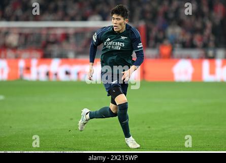 München, Deutschland. April 2024. Takehiro Tomiyasu (18) von Arsenal in Aktion während des UEFA Champions League-Viertelfinales des Fussballspiels zwischen Bayern München und Arsenal in der Allianz Arena in München, Deutschland, 17. April 2024. Quelle: Takamoto Tokuhara/AFLO/Alamy Live News Stockfoto