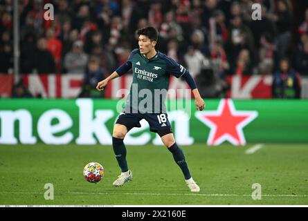 München, Deutschland. April 2024. Takehiro Tomiyasu (18) von Arsenal in Aktion während des UEFA Champions League-Viertelfinales des Fussballspiels zwischen Bayern München und Arsenal in der Allianz Arena in München, Deutschland, 17. April 2024. Quelle: Takamoto Tokuhara/AFLO/Alamy Live News Stockfoto