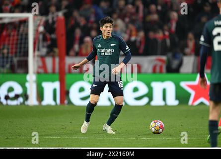 München, Deutschland. April 2024. Takehiro Tomiyasu (18) von Arsenal in Aktion während des UEFA Champions League-Viertelfinales des Fussballspiels zwischen Bayern München und Arsenal in der Allianz Arena in München, Deutschland, 17. April 2024. Quelle: Takamoto Tokuhara/AFLO/Alamy Live News Stockfoto