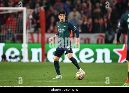München, Deutschland. April 2024. Takehiro Tomiyasu (18) von Arsenal in Aktion während des UEFA Champions League-Viertelfinales des Fussballspiels zwischen Bayern München und Arsenal in der Allianz Arena in München, Deutschland, 17. April 2024. Quelle: Takamoto Tokuhara/AFLO/Alamy Live News Stockfoto