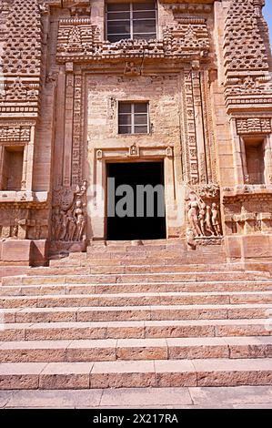 Schnitzereien an der Außenwand des Teli Ka Mandir, Fort Complex, Gwalior, Madhya Pradesh, Indien Stockfoto