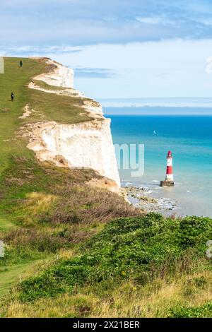 Leuchtturm am Beachy Head an der englischen Südküste zwischen Seaford und Eastbourne, West Sussex, England, Vereinigtes Königreich Stockfoto