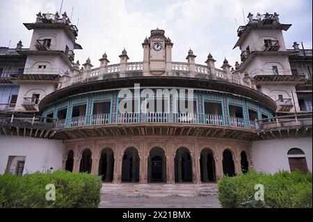 Exteriors, Moti Mahal, diente als Versammlungssaal von Madhya Bharat während der Scindia State Periode in Gwalior, Madhya Pradesh, Indien Stockfoto