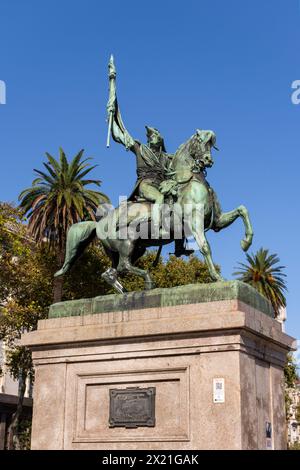 Historische Reiterstatue auf der Plaza de Mayo, Buenos Aires Stockfoto