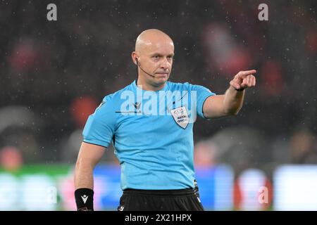 Rom, Italien. April 2024. Stadio Olimpico, Roma, Italien - Schiedsrichter Szymon Marciniak während der UEFA Europa League - Viertelfinale - 2. Leg Fußball Spiel, Roma vs Mailand, 18. April 2024 (Foto: Roberto Ramaccia/SIPA USA) Credit: SIPA USA/Alamy Live News Stockfoto