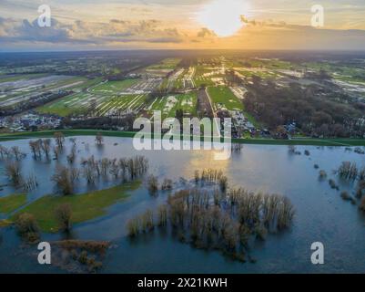 Winterfluten der Elbe am Abend, Luftsicht, Deutschland, Mecklenburg-Vorpommern Stockfoto