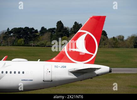 Turkish Airlines Airbus A321-231 am Flughafen Birmingham, Großbritannien (TC-JSR) Stockfoto