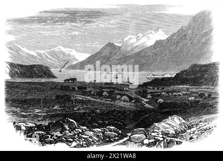 The Indo-European Telegraph: Elphinstone Inlet, Persischer Golf, mit Blick auf das Fort, 1865. Aus einer Skizze von Lieut. Hewett, kommandiert das Kanonenboot Clyde. "Die wichtigste Bedeutung der Arbeit lag in der Herstellung und Verlegung der enormen Masse von Kabeln, fast 1500 Meilen lang... der erste Abschnitt von Gwadur nach Mussendom, im Laufe des Monats wurde eine karge Landzunge am Eingang des Persischen Golfs fertiggestellt - eine Station wurde auf einer Insel in Elphinstone Inlet errichtet, lange Zeit der Ort des Piratenschiffes, das den Persischen Golf befallen ließ, bis er zum Ende des Krieges war Stockfoto