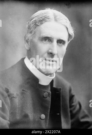 Canon Carnegie, zwischen 1915 und 1920. Zeigt Pfarrer William Hartley Carnegie, Rektor der St. Margaret's und ein Kanon von Westminister, der am 3. August 1916 Mrs. Joseph Chamberlain heiratete. Stockfoto